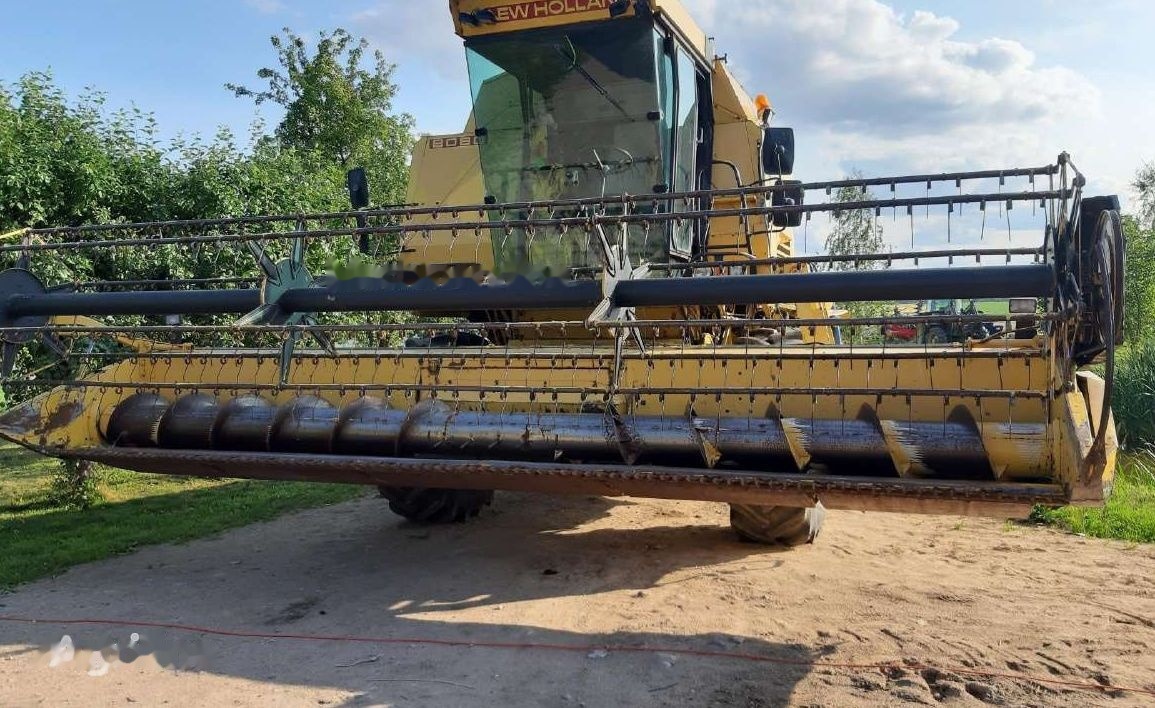 Mietitrebbia nuovo New Holland 8080: foto 1