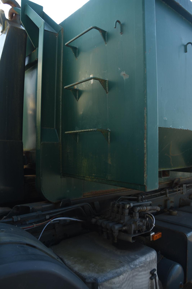 SCANIA P94 220 - Autocarro ribaltabile: foto 4 SCANIA P94 220 - Autocarro ribaltabile: foto 4