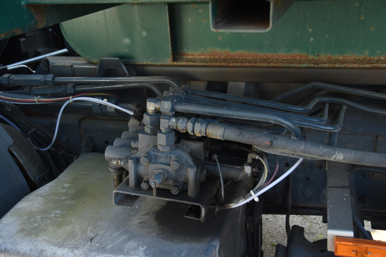 SCANIA P94 220 - Autocarro ribaltabile: foto 3 SCANIA P94 220 - Autocarro ribaltabile: foto 3