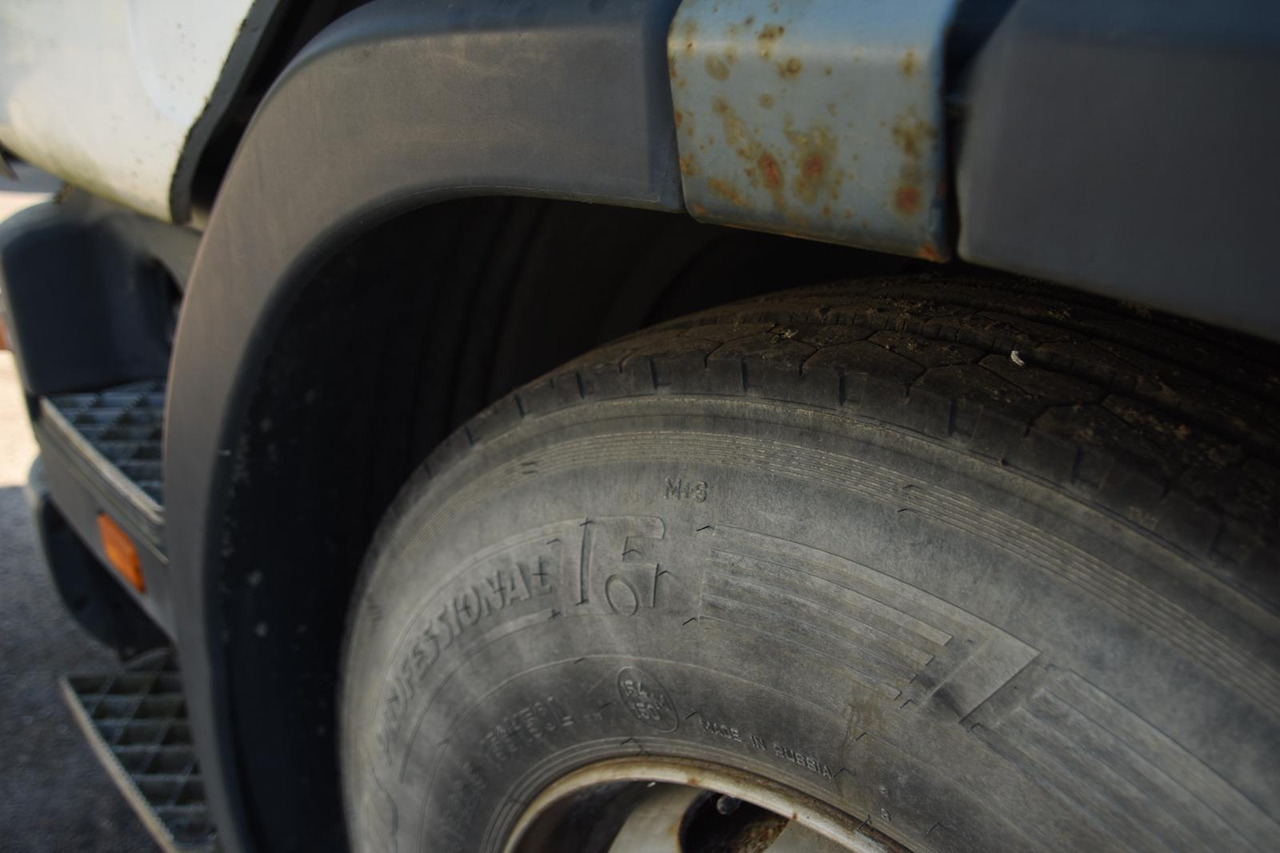 SCANIA P94 220 - Autocarro ribaltabile: foto 5 SCANIA P94 220 - Autocarro ribaltabile: foto 5