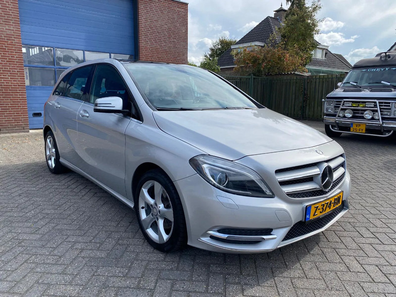 Mercedes-Benz B-Klasse 180 Ambition autom. panoramadak - SUV/ Fuoristrada: foto 3 Mercedes-Benz B-Klasse 180 Ambition autom. panoramadak - SUV/ Fuoristrada: foto 3