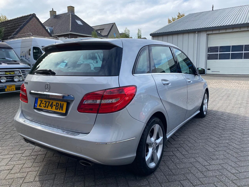 Mercedes-Benz B-Klasse 180 Ambition autom. panoramadak - SUV/ Fuoristrada: foto 4 Mercedes-Benz B-Klasse 180 Ambition autom. panoramadak - SUV/ Fuoristrada: foto 4