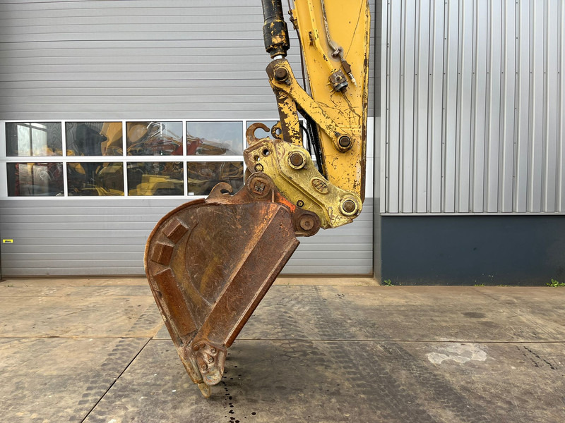 Leasing di Caterpillar 324DL - Hammerlines / A/C Cabin / Caterpillar C7 / Quick Coupler / Bucket with teeth. Caterpillar 324DL - Hammerlines / A/C Cabin / Caterpillar C7 / Quick Coupler / Bucket with teeth.: foto 8