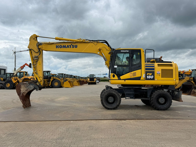 Komatsu PW180-11 - Escavatore gommato: foto 1 Komatsu PW180-11 - Escavatore gommato: foto 1