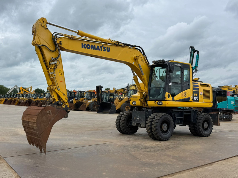 Komatsu PW180-11 - Escavatore gommato: foto 2 Komatsu PW180-11 - Escavatore gommato: foto 2