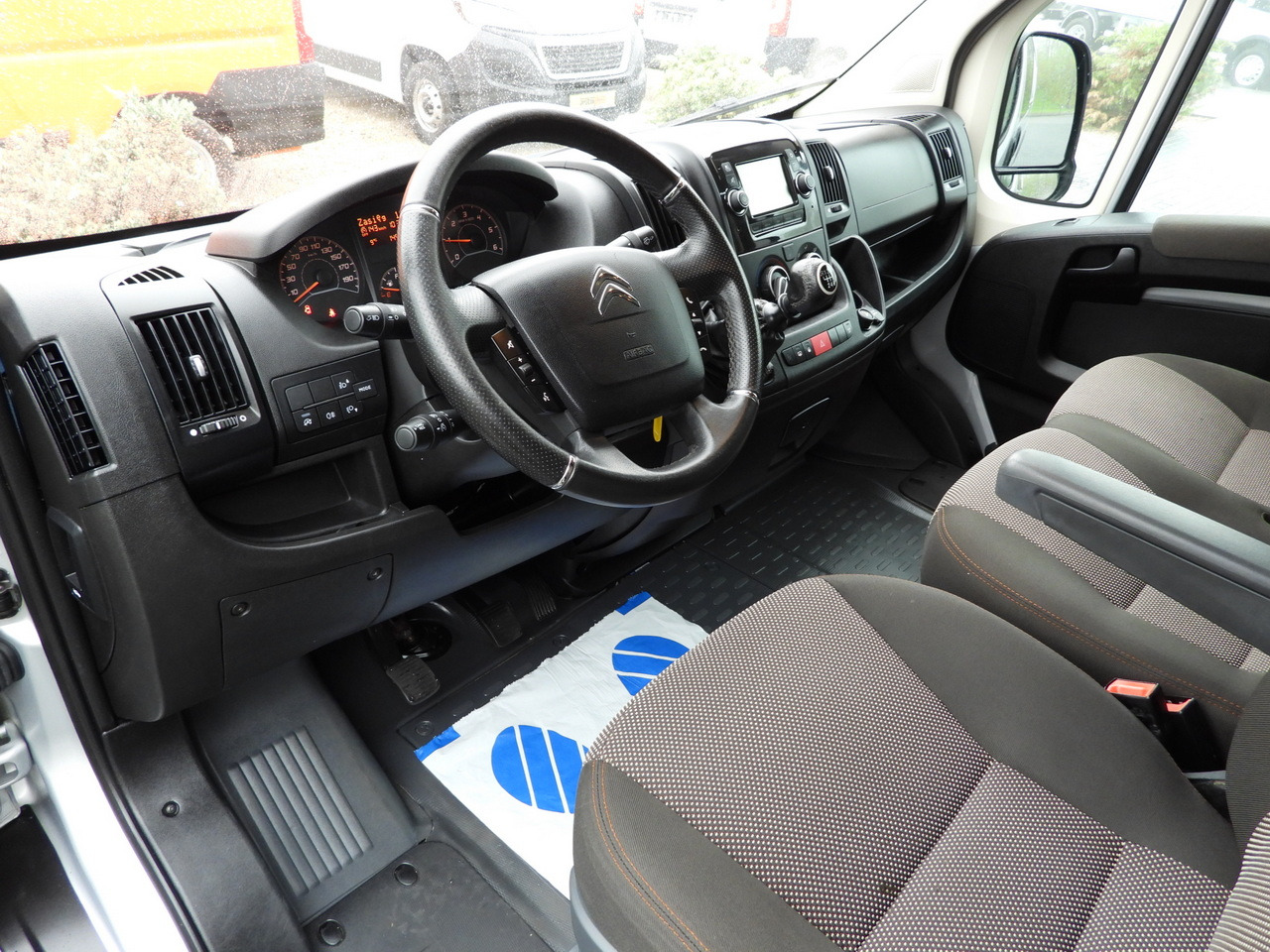 CITROEN JUMPER  BOX DELIVERY VAN 7 SEATS CRUISE CONTROL LED LIGHTS AIR CONDITIONING  165HP - Furgone chiuso: foto 2 CITROEN JUMPER  BOX DELIVERY VAN 7 SEATS CRUISE CONTROL LED LIGHTS AIR CONDITIONING  165HP - Furgone chiuso: foto 2