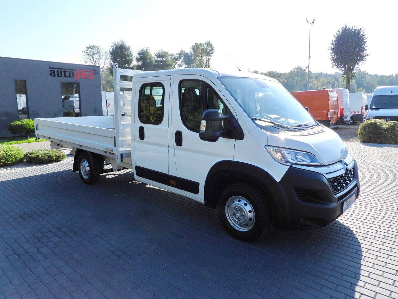 CITROEN JUMPER STAKE BODY DOUBLE CABIN DOKA 7 SEATS PNEUMATICS AIR CONDITIONING 140HP - Furgone con cassone fisso: foto 4 CITROEN JUMPER STAKE BODY DOUBLE CABIN DOKA 7 SEATS PNEUMATICS AIR CONDITIONING 140HP - Furgone con cassone fisso: foto 4