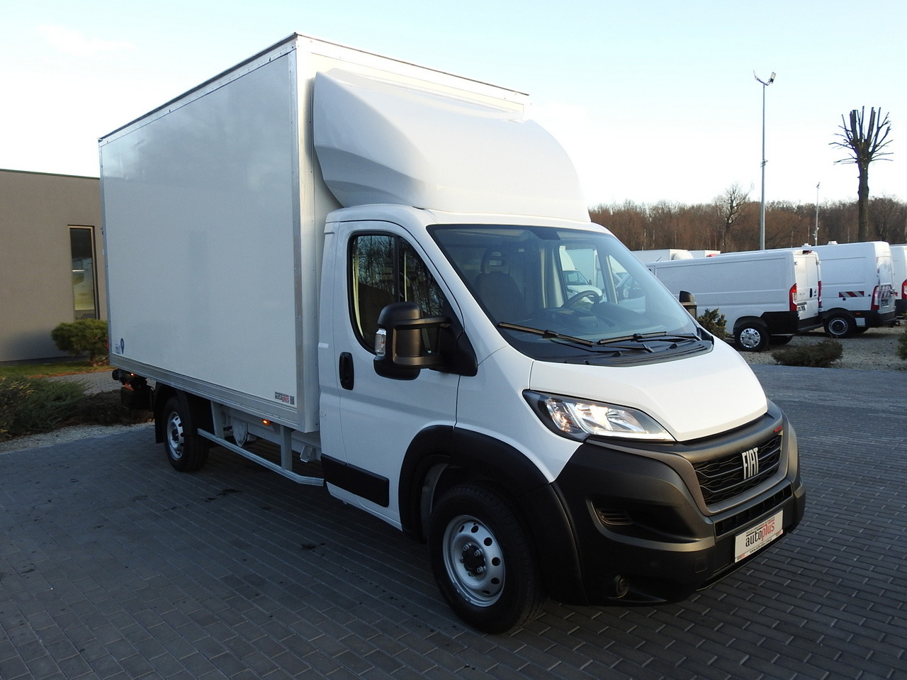 FIAT DUCATO BOX LIFT 8 PALLETS CRUISE CONTROL AIR CONDITIONING 180HP - Furgone box: foto 4 FIAT DUCATO BOX LIFT 8 PALLETS CRUISE CONTROL AIR CONDITIONING 180HP - Furgone box: foto 4