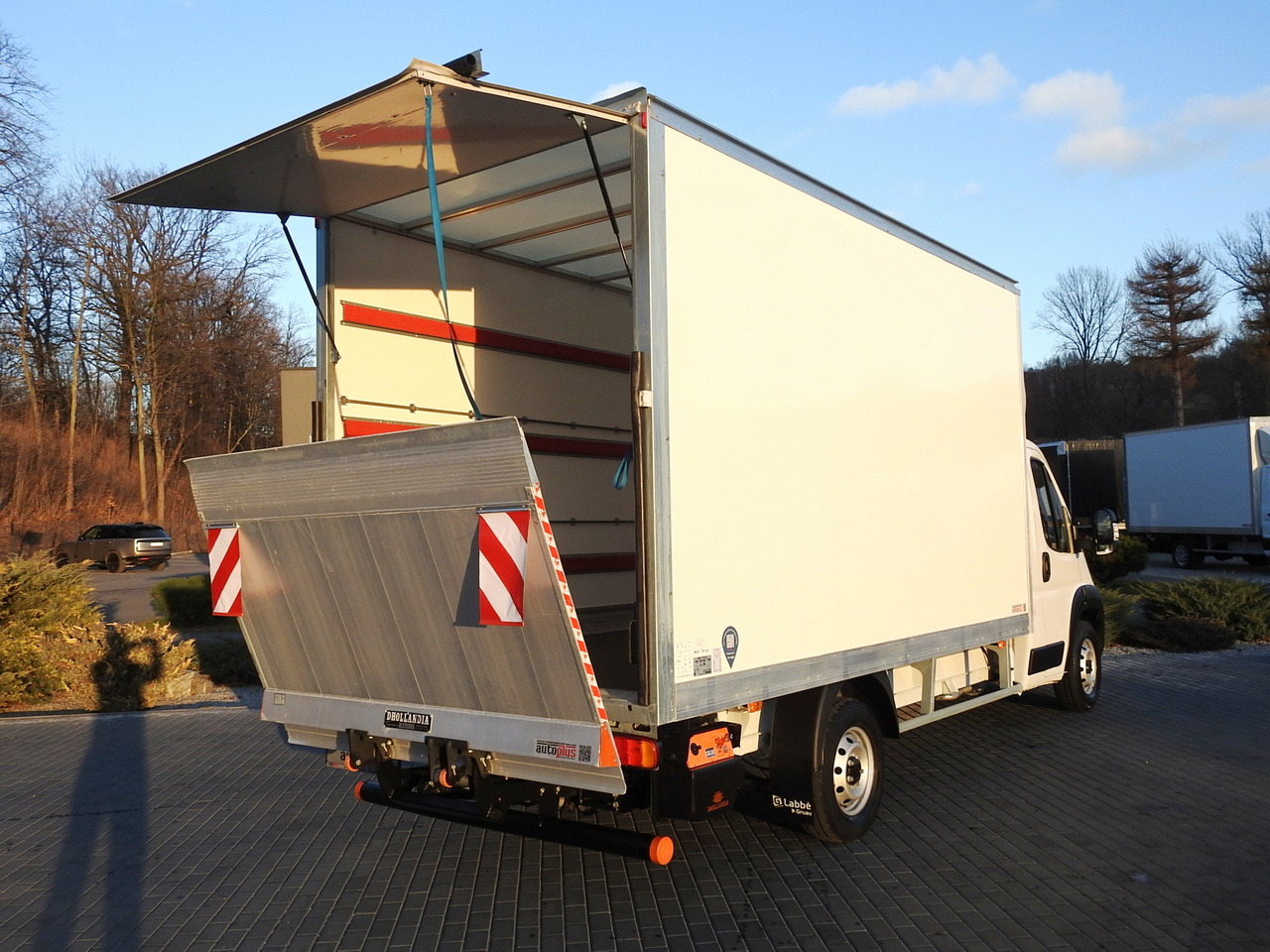 FIAT DUCATO BOX LIFT 8 PALLETS CRUISE CONTROL AIR CONDITIONING 180HP - Furgone box: foto 3 FIAT DUCATO BOX LIFT 8 PALLETS CRUISE CONTROL AIR CONDITIONING 180HP - Furgone box: foto 3