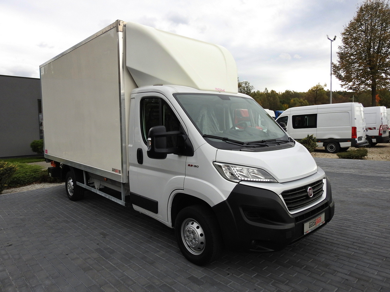 FIAT DUCATO BOX LIFT 8 PALLETS CRUISE CONTROL NAVIGATION AIR CONDITIONING LED LIGHTS  130HP - Furgone frigo: foto 4 FIAT DUCATO BOX LIFT 8 PALLETS CRUISE CONTROL NAVIGATION AIR CONDITIONING LED LIGHTS  130HP - Furgone frigo: foto 4