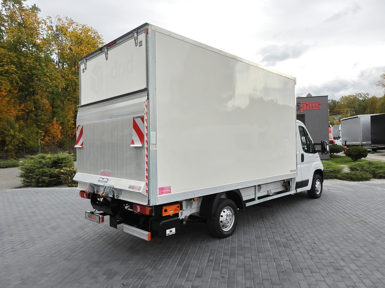 FIAT DUCATO BOX LIFT 8 PALLETS CRUISE CONTROL NAVIGATION AIR CONDITIONING LED LIGHTS  130HP - Furgone frigo: foto 3 FIAT DUCATO BOX LIFT 8 PALLETS CRUISE CONTROL NAVIGATION AIR CONDITIONING LED LIGHTS  130HP - Furgone frigo: foto 3