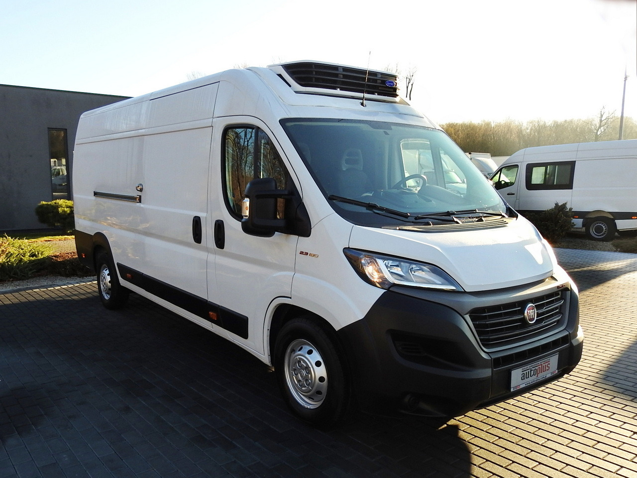 FIAT DUCATO REFRIGERATOR VAN -10*C POWER SUPPLY 230V AIR CONDITIONING 175HP - Furgone frigo: foto 4 FIAT DUCATO REFRIGERATOR VAN -10*C POWER SUPPLY 230V AIR CONDITIONING 175HP - Furgone frigo: foto 4