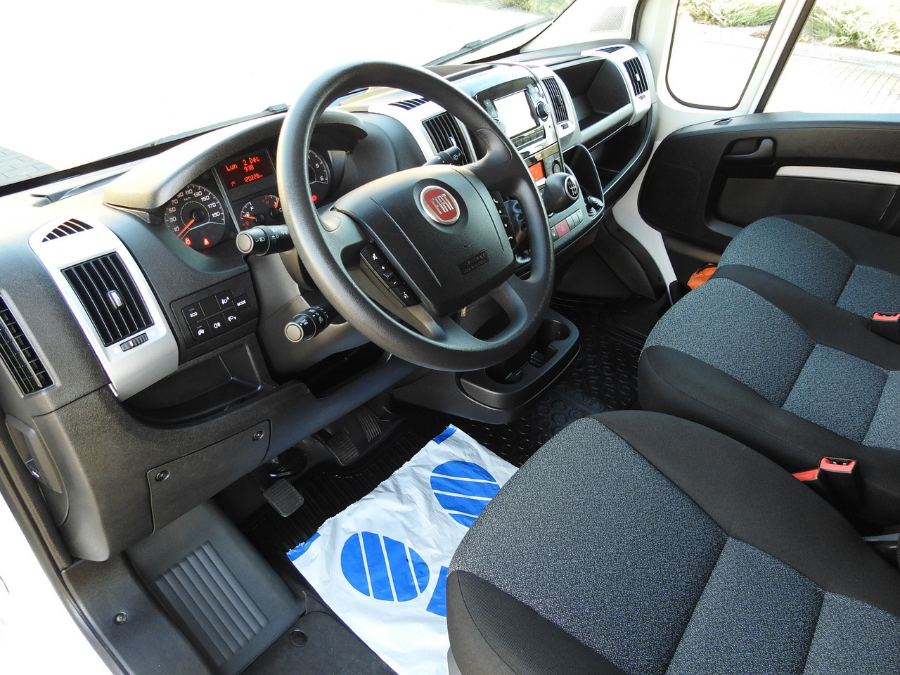 FIAT DUCATO REFRIGERATOR VAN -10*C POWER SUPPLY 230V AIR CONDITIONING 175HP - Furgone frigo: foto 2 FIAT DUCATO REFRIGERATOR VAN -10*C POWER SUPPLY 230V AIR CONDITIONING 175HP - Furgone frigo: foto 2