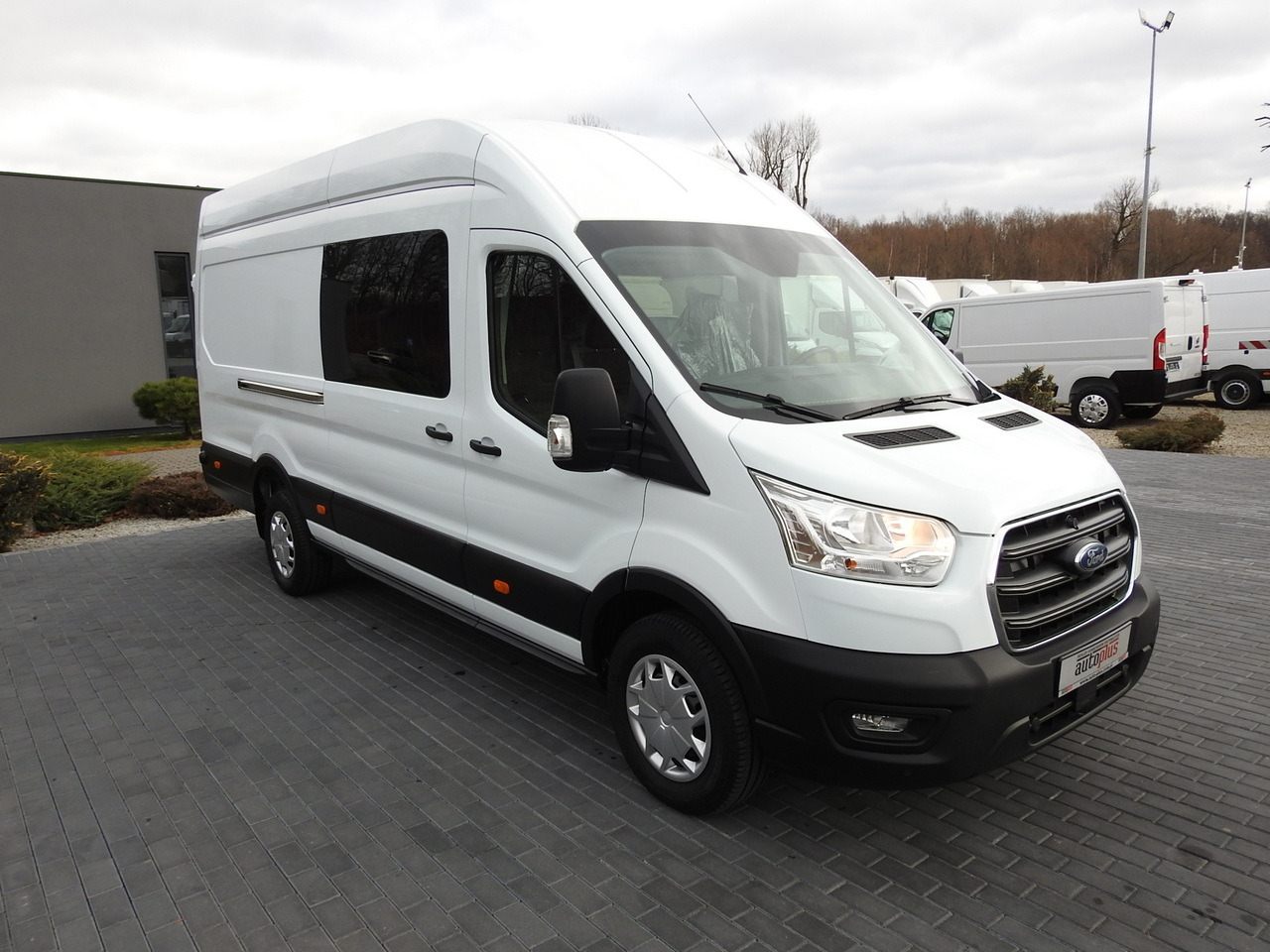 FORD TRANSIT BOX DELIVERY VAN 6 SEATS CRUISE CONTROL AIR CONDITIONING 185HP - Furgone chiuso: foto 4 FORD TRANSIT BOX DELIVERY VAN 6 SEATS CRUISE CONTROL AIR CONDITIONING 185HP - Furgone chiuso: foto 4