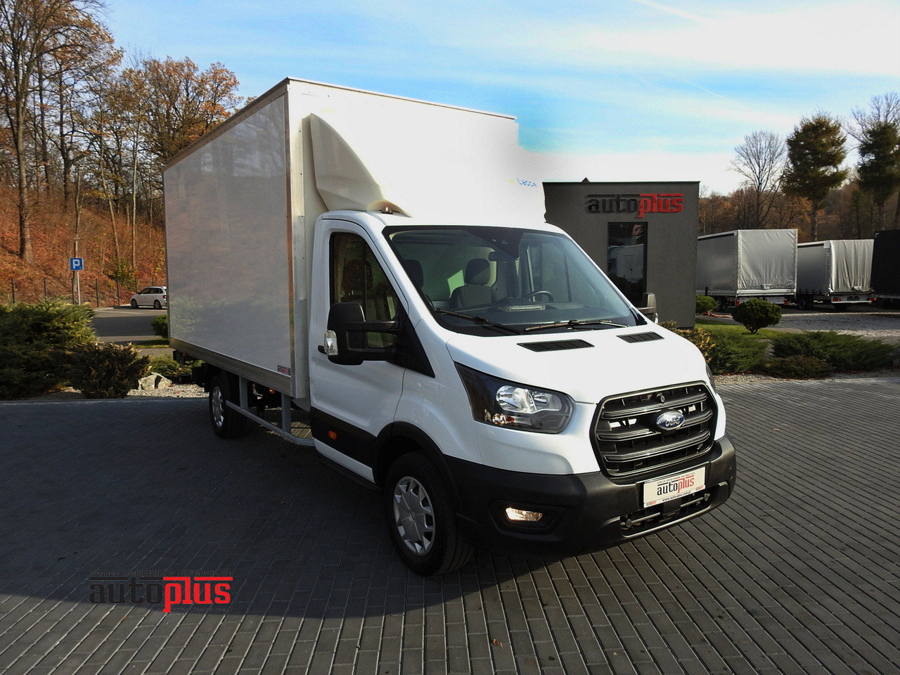FORD TRANSIT BOX LIFT 8 PALLETS CRUISE CONTROL AIR CONDITIONING 130HP - Furgone box: foto 1 FORD TRANSIT BOX LIFT 8 PALLETS CRUISE CONTROL AIR CONDITIONING 130HP - Furgone box: foto 1