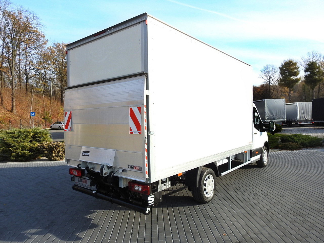 FORD TRANSIT BOX LIFT 8 PALLETS CRUISE CONTROL AIR CONDITIONING 130HP - Furgone box: foto 3 FORD TRANSIT BOX LIFT 8 PALLETS CRUISE CONTROL AIR CONDITIONING 130HP - Furgone box: foto 3