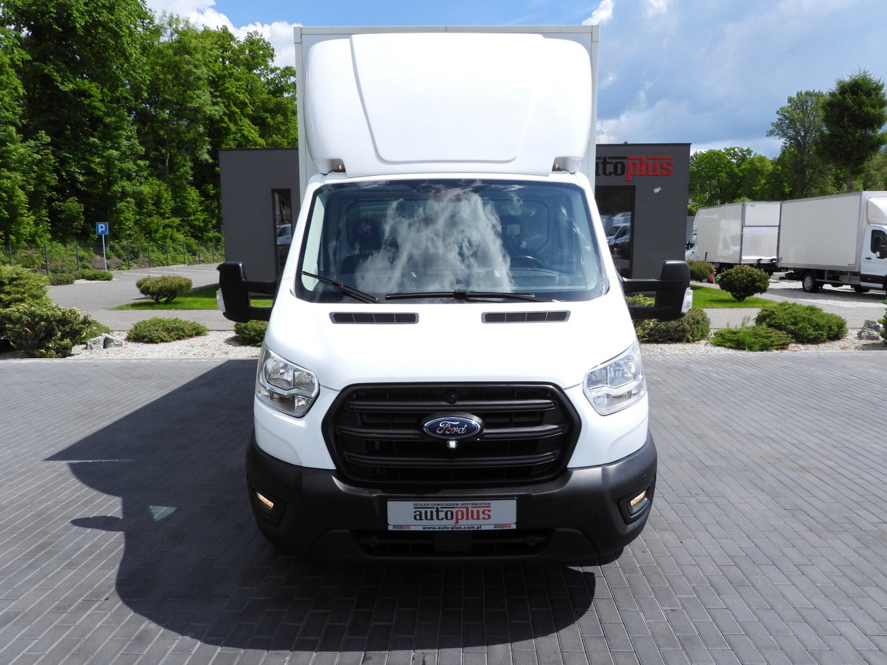 FORD TRANSIT BOX LIFT 8 PALLETS CRUISE CONTROL LED LIGHTS AIR CONDITIONING 130HP - Furgone box: foto 5 FORD TRANSIT BOX LIFT 8 PALLETS CRUISE CONTROL LED LIGHTS AIR CONDITIONING 130HP - Furgone box: foto 5