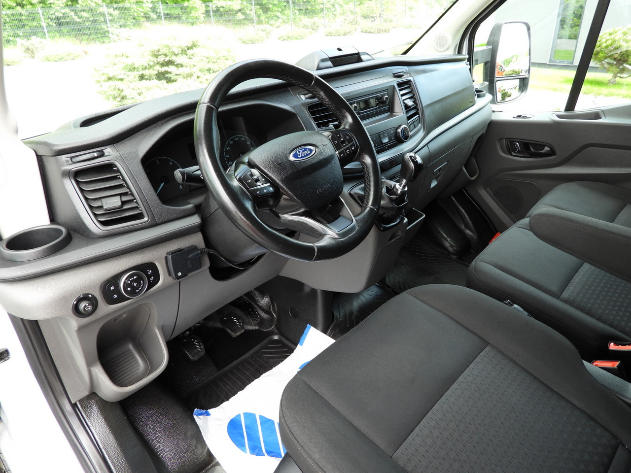 FORD TRANSIT BOX LIFT 8 PALLETS CRUISE CONTROL LED LIGHTS AIR CONDITIONING 130HP - Furgone box: foto 2 FORD TRANSIT BOX LIFT 8 PALLETS CRUISE CONTROL LED LIGHTS AIR CONDITIONING 130HP - Furgone box: foto 2