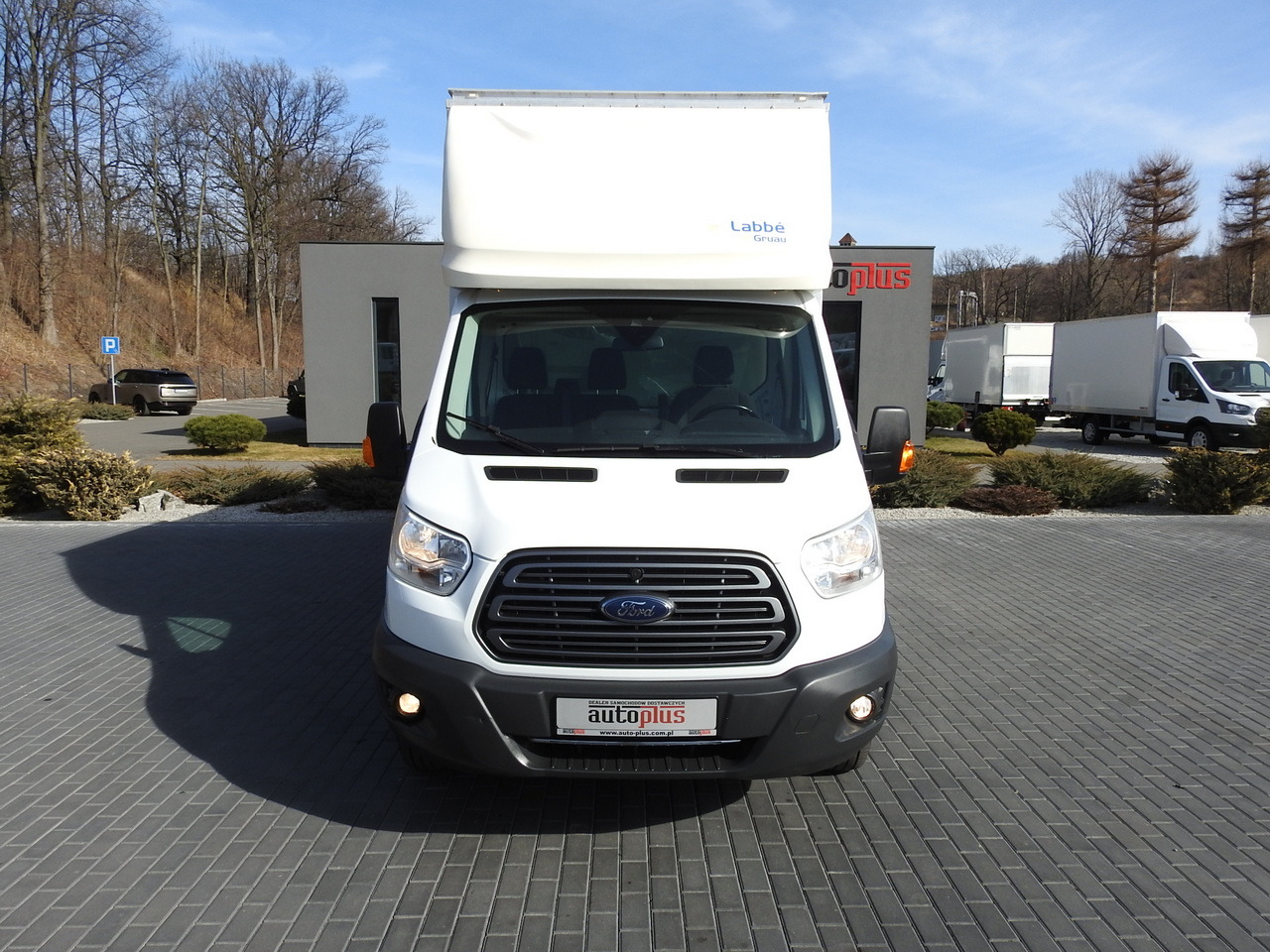 FORD TRANSIT BOX LIFT 8 PALLETS CRUISE CONTROL LED LIGHTS TWIN WHEELS AIR CONDITIONING 170HP - Furgone box: foto 5 FORD TRANSIT BOX LIFT 8 PALLETS CRUISE CONTROL LED LIGHTS TWIN WHEELS AIR CONDITIONING 170HP - Furgone box: foto 5