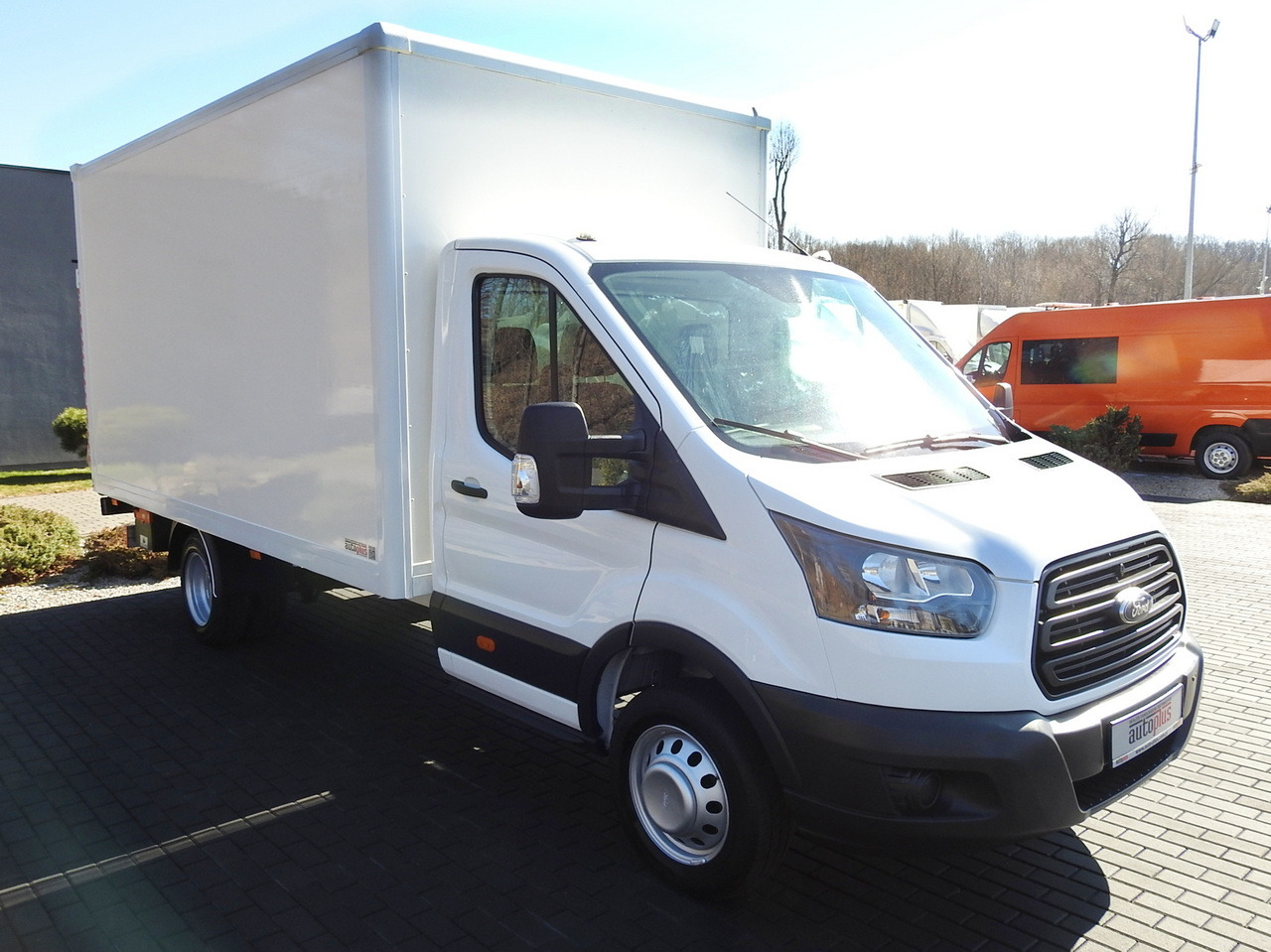 FORD TRANSIT BOX LIFT 8 PALLETS TWIN WHEELS AIR CONDITIONING 130HP - Furgone box: foto 4 FORD TRANSIT BOX LIFT 8 PALLETS TWIN WHEELS AIR CONDITIONING 130HP - Furgone box: foto 4