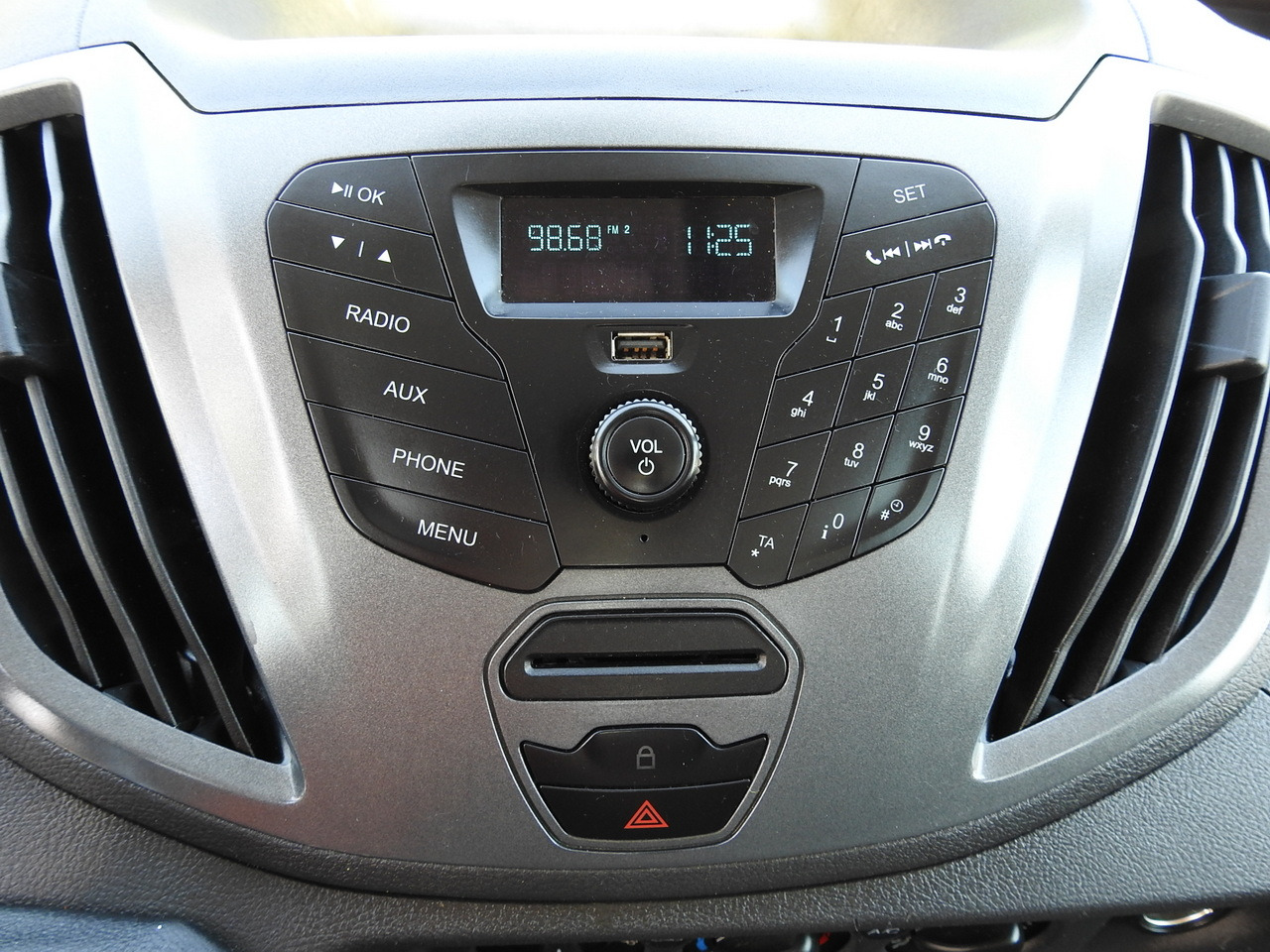 Furgone con cassone fisso FORD TRANSIT STAKE BODY DOUBLE CABIN DOKA 7 SEATS AIR CONDITIONING  130HP: foto 28
