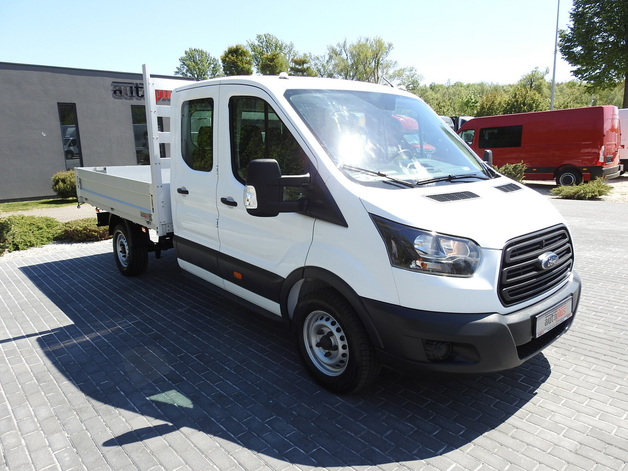 FORD TRANSIT STAKE BODY DOUBLE CABIN DOKA 7 SEATS AIR CONDITIONING 130HP - Furgone doppia cabina: foto 4 FORD TRANSIT STAKE BODY DOUBLE CABIN DOKA 7 SEATS AIR CONDITIONING 130HP - Furgone doppia cabina: foto 4