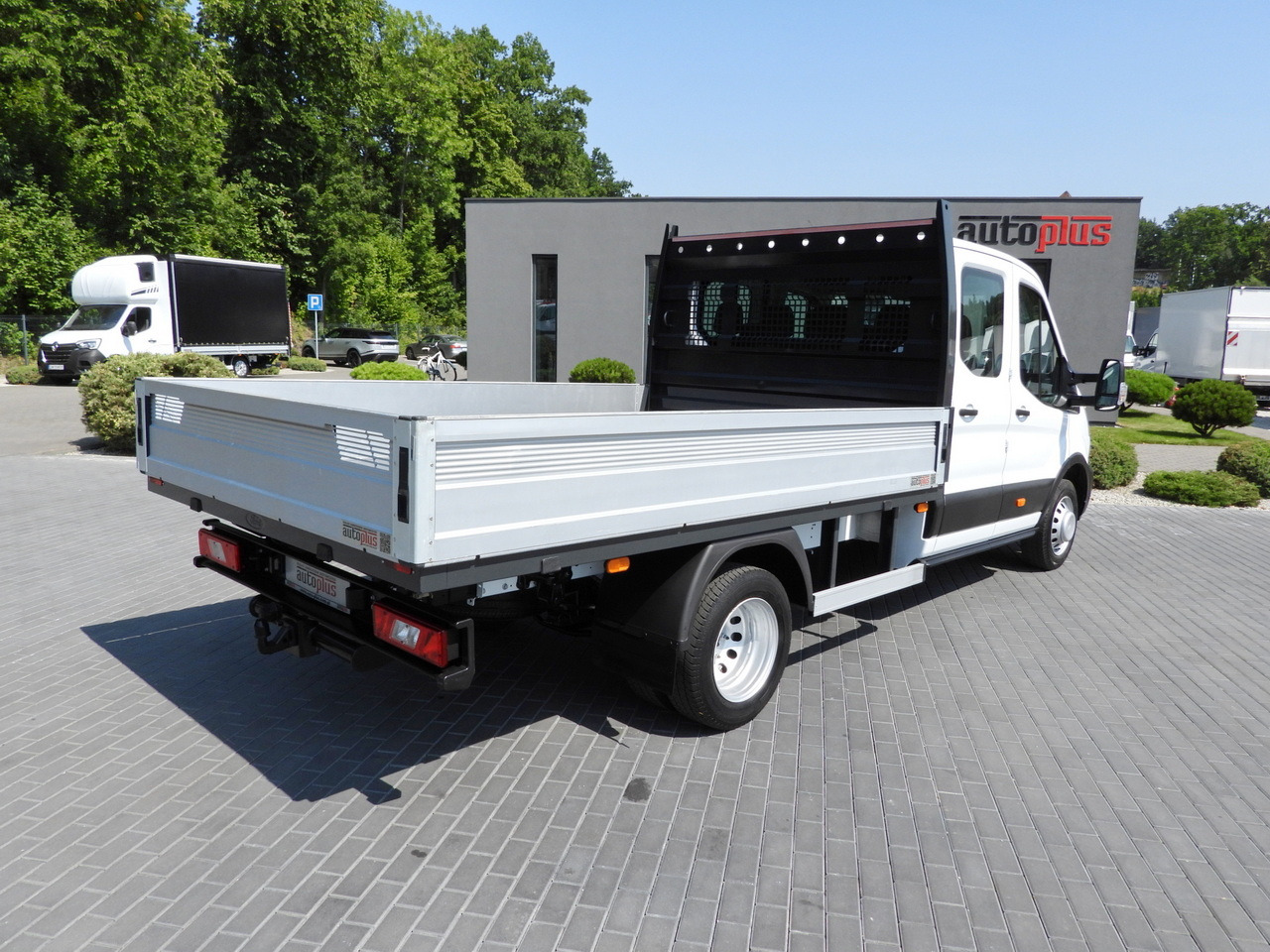 FORD TRANSIT STAKE BODY DOUBLE CABIN DOKA 7 SEATS TWIN WHEELS AIR CONDITIONING 130HP - Furgone con cassone fisso: foto 3 FORD TRANSIT STAKE BODY DOUBLE CABIN DOKA 7 SEATS TWIN WHEELS AIR CONDITIONING 130HP - Furgone con cassone fisso: foto 3