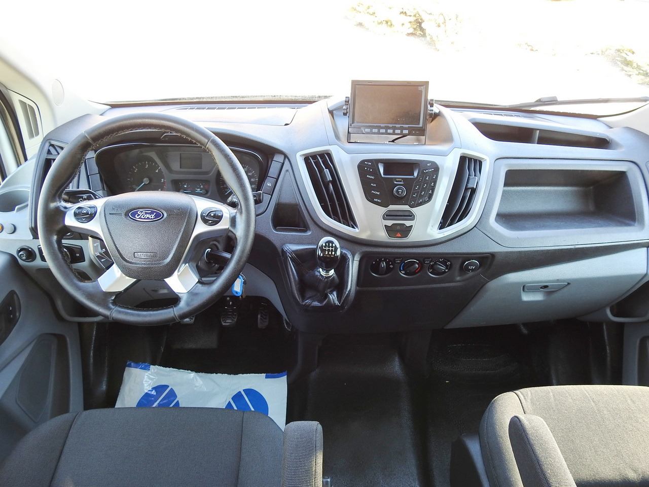 Furgone ribaltabile FORD TRANSIT TIPPER DOUBLE CABIN DOKA 6 SEATS CRUISE CONTROL AIR CONDITIONING 130HP: foto 30 Furgone ribaltabile FORD TRANSIT TIPPER DOUBLE CABIN DOKA 6 SEATS CRUISE CONTROL AIR CONDITIONING 130HP: foto 30