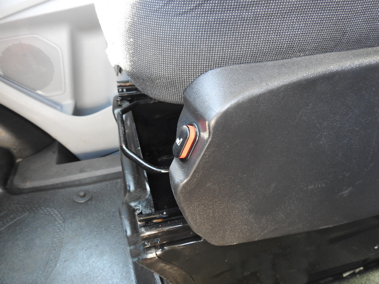 Furgone ribaltabile FORD TRANSIT TIPPER DOUBLE CABIN DOKA 6 SEATS CRUISE CONTROL AIR CONDITIONING 130HP: foto 26 Furgone ribaltabile FORD TRANSIT TIPPER DOUBLE CABIN DOKA 6 SEATS CRUISE CONTROL AIR CONDITIONING 130HP: foto 26