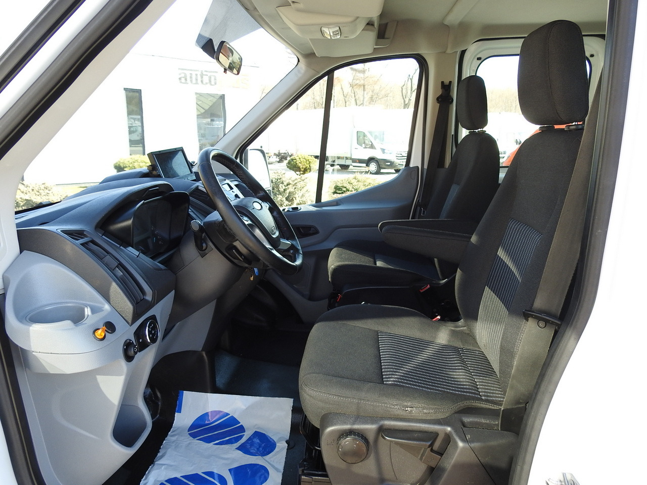 Furgone ribaltabile FORD TRANSIT TIPPER DOUBLE CABIN DOKA 6 SEATS CRUISE CONTROL AIR CONDITIONING 130HP: foto 25 Furgone ribaltabile FORD TRANSIT TIPPER DOUBLE CABIN DOKA 6 SEATS CRUISE CONTROL AIR CONDITIONING 130HP: foto 25