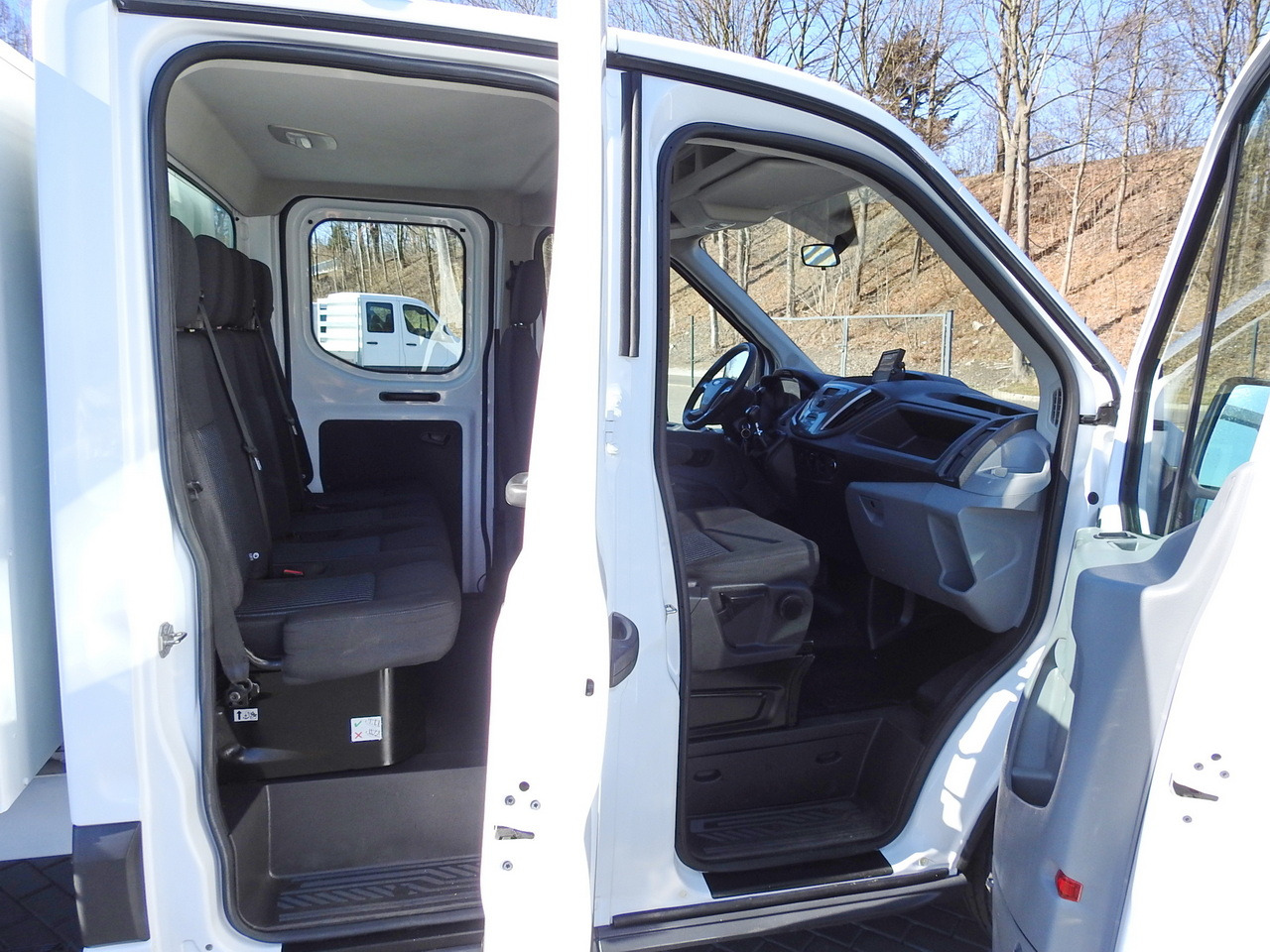 Furgone ribaltabile FORD TRANSIT TIPPER DOUBLE CABIN DOKA 6 SEATS CRUISE CONTROL AIR CONDITIONING 130HP: foto 40 Furgone ribaltabile FORD TRANSIT TIPPER DOUBLE CABIN DOKA 6 SEATS CRUISE CONTROL AIR CONDITIONING 130HP: foto 40