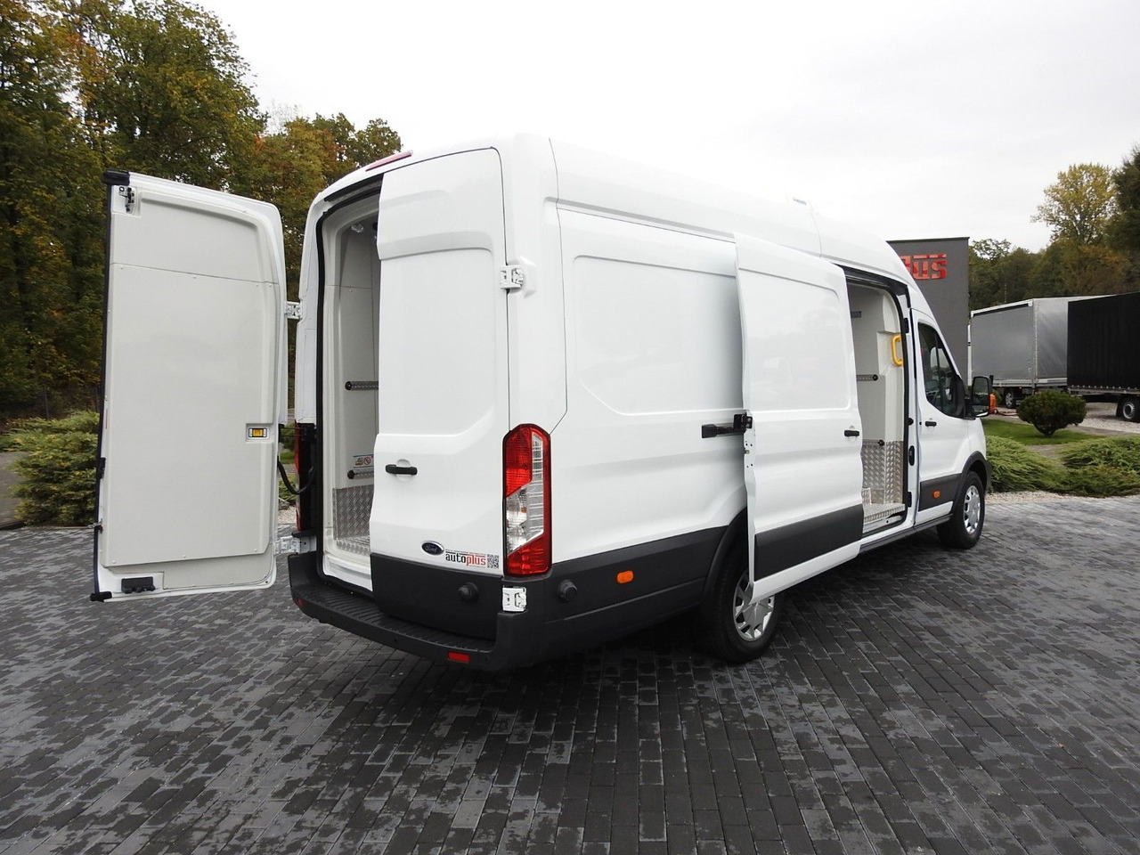 Ford TRANSIT KÜHLKASTENWAGEN 0*C HEIZFUNKTION Ford TRANSIT KÜHLKASTENWAGEN 0*C HEIZFUNKTION - Furgone frigo: foto 3 Ford TRANSIT KÜHLKASTENWAGEN 0*C HEIZFUNKTION Ford TRANSIT KÜHLKASTENWAGEN 0*C HEIZFUNKTION - Furgone frigo: foto 3