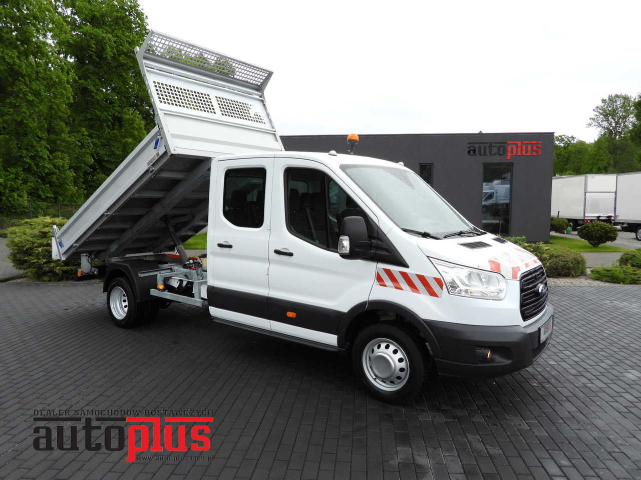 FORD TRANSIT TIPPER DOUBLE CABIN DOKA 6 SEATS CRUISE CONTROL AIR CONDITIONING TWIN WHEELS 170HP - Furgone: foto 1 FORD TRANSIT TIPPER DOUBLE CABIN DOKA 6 SEATS CRUISE CONTROL AIR CONDITIONING TWIN WHEELS 170HP - Furgone: foto 1