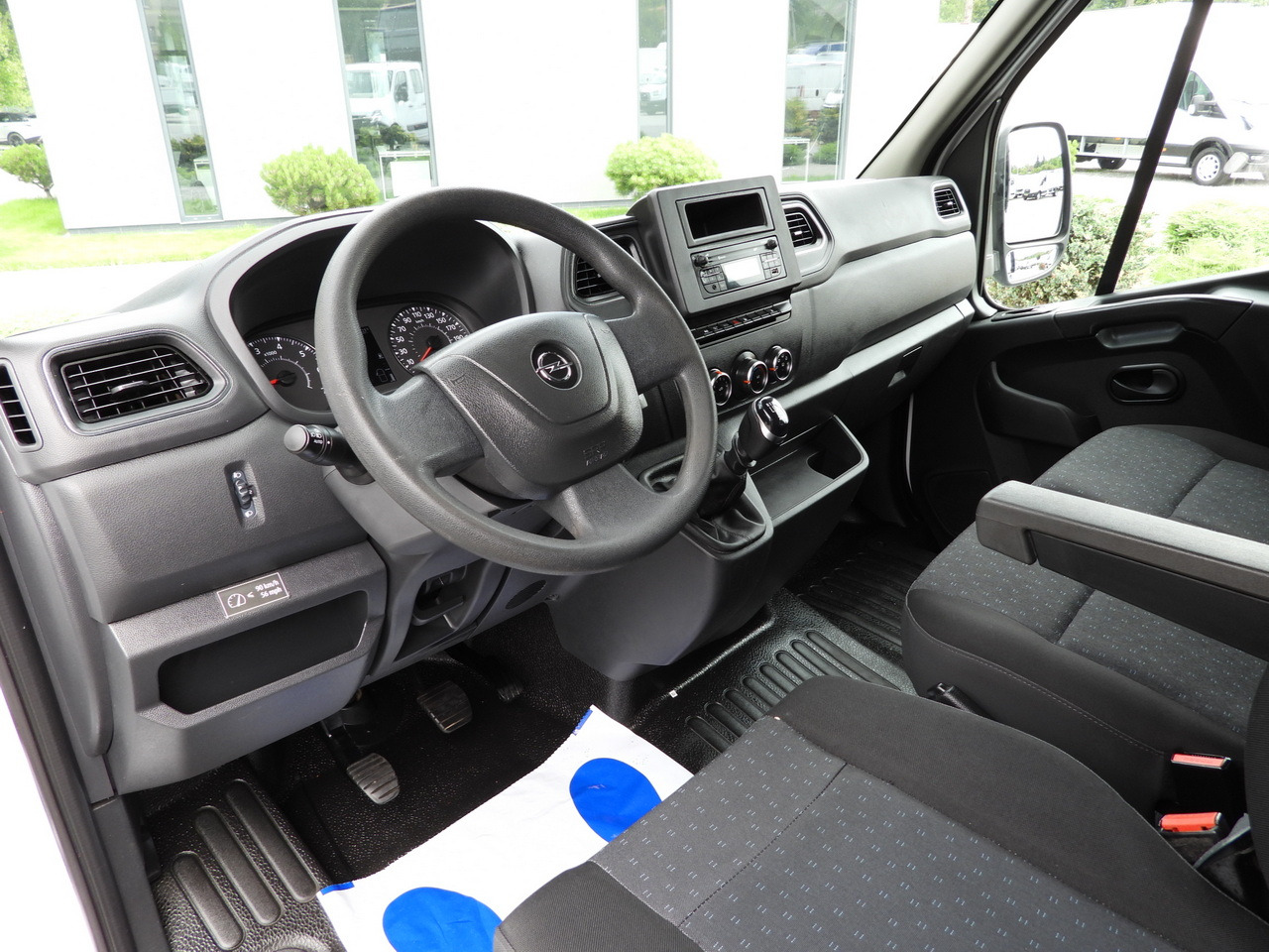 OPEL MOVANO TIPPER DOUBLE CABIN DOKA 7 SEATS LED LIGHTS TWIN WHEELS AIR CONDITIONING 145HP - Furgone: foto 2 OPEL MOVANO TIPPER DOUBLE CABIN DOKA 7 SEATS LED LIGHTS TWIN WHEELS AIR CONDITIONING 145HP - Furgone: foto 2