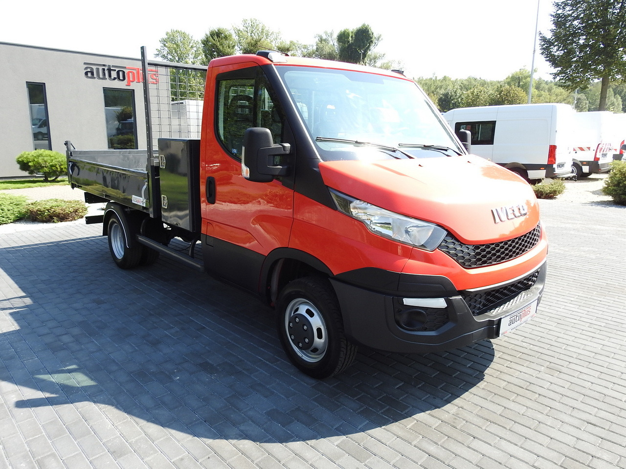 IVECO DAILY 35C13 TIPPER CRUISE CONTROL AIR CONDITIONING TWIN WHEELS  130HP - Furgone ribaltabile: foto 4 IVECO DAILY 35C13 TIPPER CRUISE CONTROL AIR CONDITIONING TWIN WHEELS  130HP - Furgone ribaltabile: foto 4
