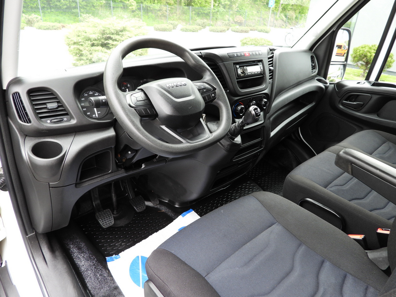 IVECO DAILY 35C14 TIPPER CRUISE CONTROL TWIN WHEELS  140HP - Furgone ribaltabile: foto 2 IVECO DAILY 35C14 TIPPER CRUISE CONTROL TWIN WHEELS  140HP - Furgone ribaltabile: foto 2