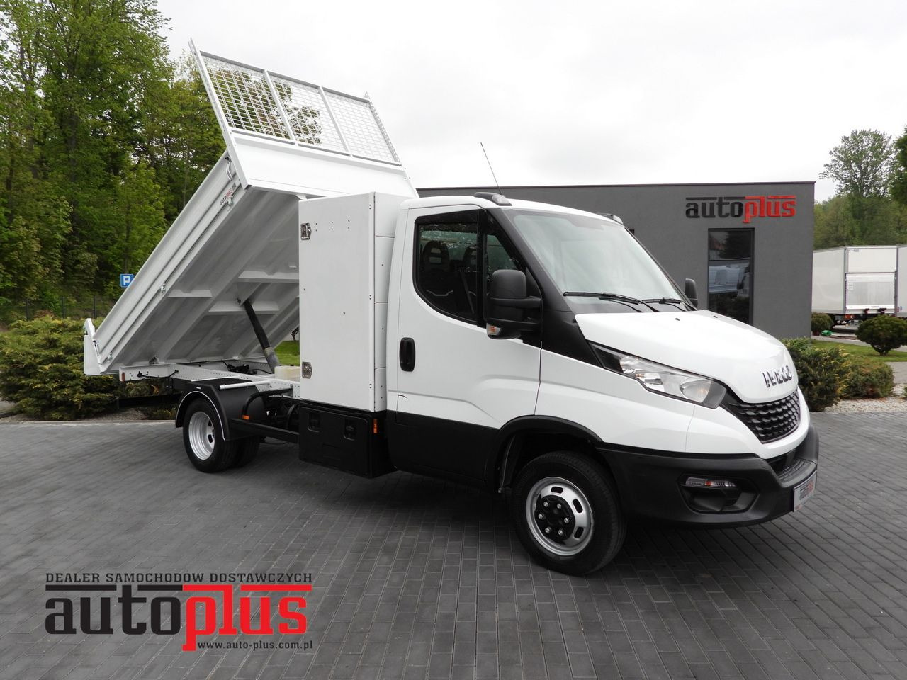 IVECO DAILY 35C14 TIPPER CRUISE CONTROL TWIN WHEELS  140HP - Furgone ribaltabile: foto 1 IVECO DAILY 35C14 TIPPER CRUISE CONTROL TWIN WHEELS  140HP - Furgone ribaltabile: foto 1