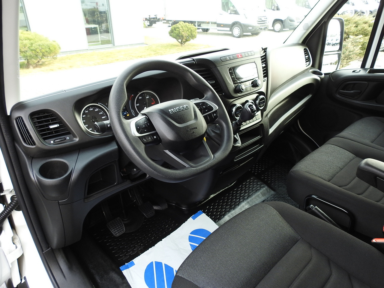 IVECO DAILY 35C16 BOX LIFT 8 PALLETS CRUISE CONTROL TWIN WHEELS AIR CONDITIONING  160HP - Furgone frigo: foto 2 IVECO DAILY 35C16 BOX LIFT 8 PALLETS CRUISE CONTROL TWIN WHEELS AIR CONDITIONING  160HP - Furgone frigo: foto 2