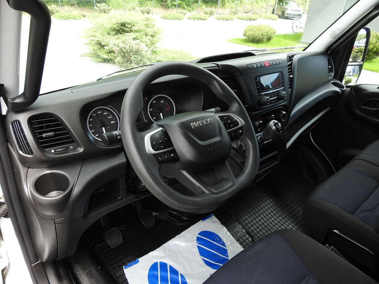 IVECO DAILY 35S14 8 PALLETS CRUISE CONTROL TWIN WHEELS AIR CONDITIONING  140HP - Furgone box: foto 2 IVECO DAILY 35S14 8 PALLETS CRUISE CONTROL TWIN WHEELS AIR CONDITIONING  140HP - Furgone box: foto 2