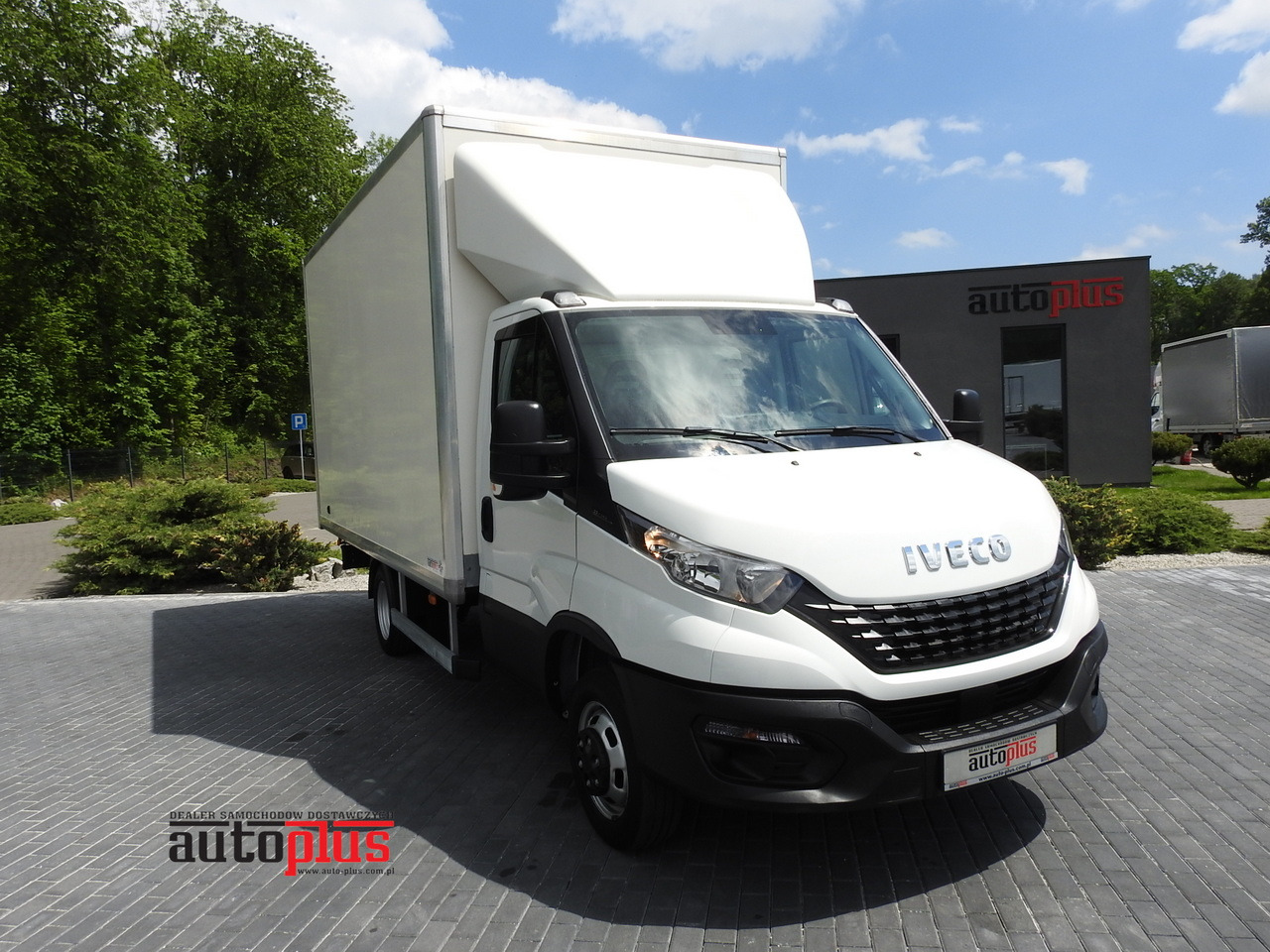 IVECO DAILY 35S14 8 PALLETS CRUISE CONTROL TWIN WHEELS AIR CONDITIONING  140HP - Furgone box: foto 1 IVECO DAILY 35S14 8 PALLETS CRUISE CONTROL TWIN WHEELS AIR CONDITIONING  140HP - Furgone box: foto 1