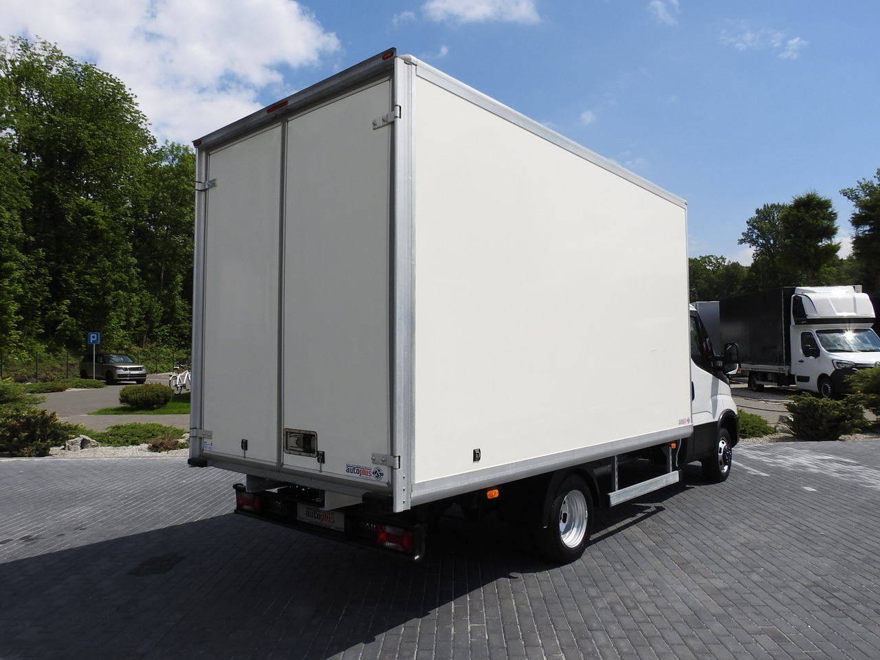 IVECO DAILY 35S14 8 PALLETS CRUISE CONTROL TWIN WHEELS AIR CONDITIONING  140HP - Furgone box: foto 3 IVECO DAILY 35S14 8 PALLETS CRUISE CONTROL TWIN WHEELS AIR CONDITIONING  140HP - Furgone box: foto 3