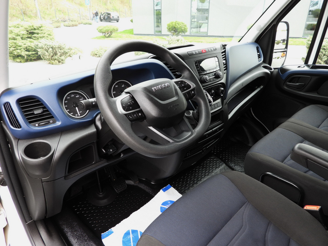 IVECO DAILY 35S14 REFRIGERATOR VAN 0*C POWER SUPPLY 230V CRUISE CONTROL AUTOMATIC TRANSMISSION HI-MATIC AIR CONDITIONING 140HP - Furgone frigo: foto 2 IVECO DAILY 35S14 REFRIGERATOR VAN 0*C POWER SUPPLY 230V CRUISE CONTROL AUTOMATIC TRANSMISSION HI-MATIC AIR CONDITIONING 140HP - Furgone frigo: foto 2