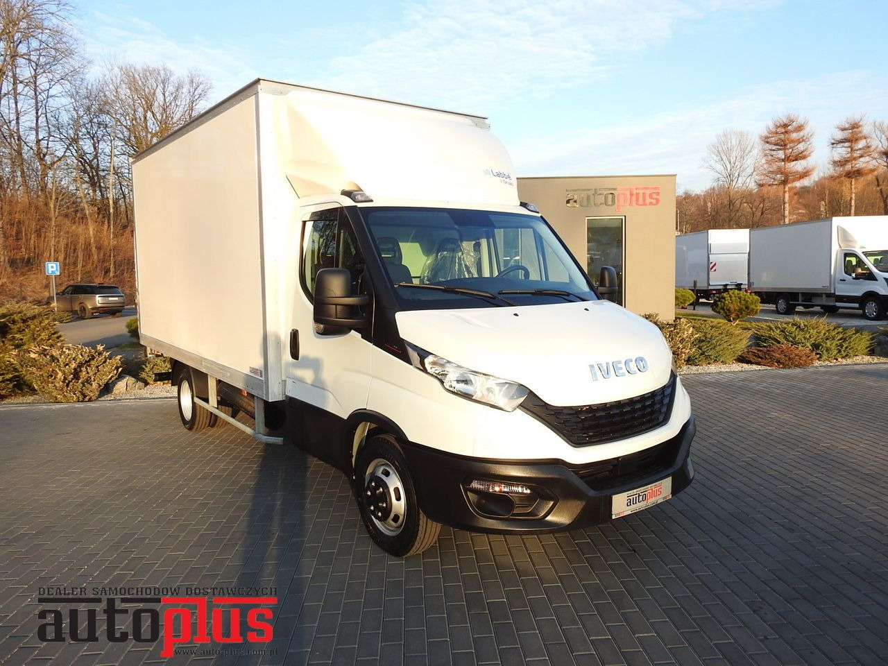 IVECO DAILY 35S16 BOX LIFT 8 PALLETS CRUISE CONTROL AIR CONDITIONING TWIN WHEELS 160HP - Furgone box: foto 1 IVECO DAILY 35S16 BOX LIFT 8 PALLETS CRUISE CONTROL AIR CONDITIONING TWIN WHEELS 160HP - Furgone box: foto 1