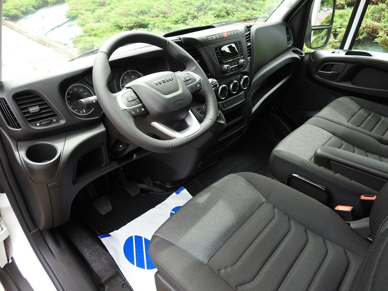 IVECO DAILY 35S18 NEW TARPAULIN WEBASTO CRUISE CONTROL AIR CONDITIONING 180HP - Furgone centinato: foto 2 IVECO DAILY 35S18 NEW TARPAULIN WEBASTO CRUISE CONTROL AIR CONDITIONING 180HP - Furgone centinato: foto 2