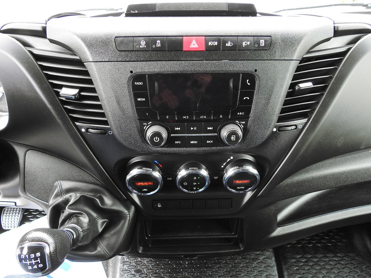 Furgone centinato IVECO DAILY  35S18 TARPAULIN 10 PALLETS WEBASTO CRUISE CONTROL AIR CONDITIONING  180HP: foto 37