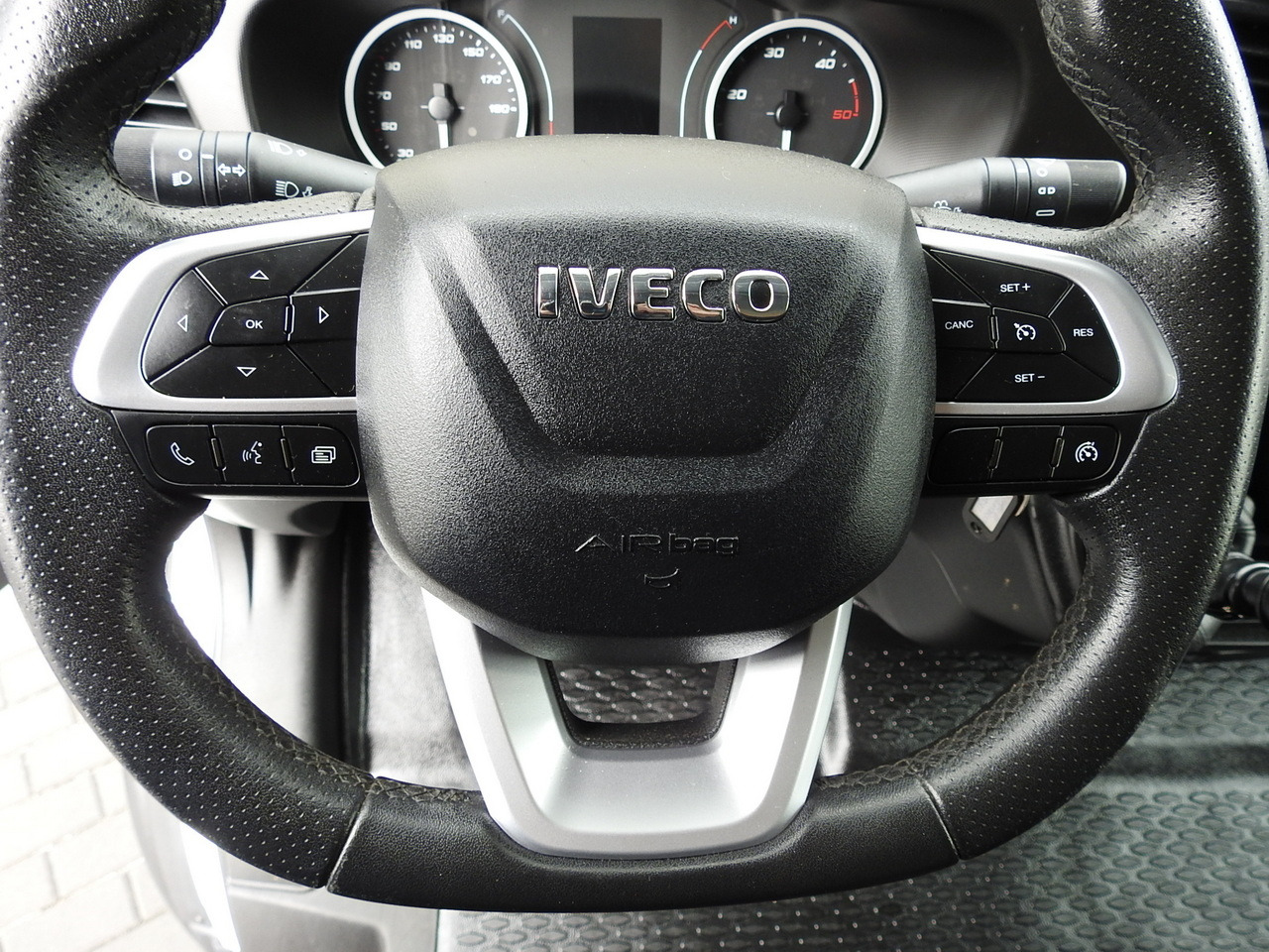 Furgone centinato IVECO DAILY  35S18 TARPAULIN 10 PALLETS WEBASTO CRUISE CONTROL AIR CONDITIONING  180HP: foto 32