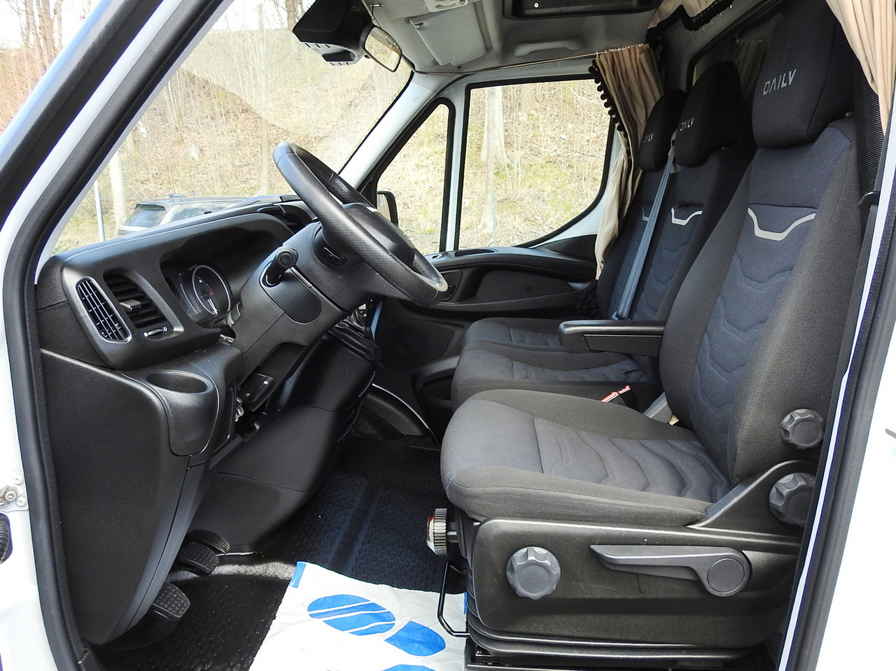 Furgone centinato IVECO DAILY  35S18 TARPAULIN 10 PALLETS WEBASTO CRUISE CONTROL AIR CONDITIONING  180HP: foto 28