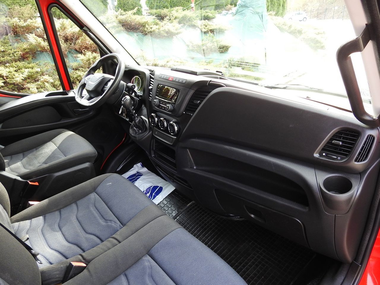 Furgone centinato IVECO DAILY 35S18 TARPAULIN 10 PALLETS WEBASTO CRUISE CONTROL LED LIGHTS AIR CONDITIONING  180HP: foto 42
