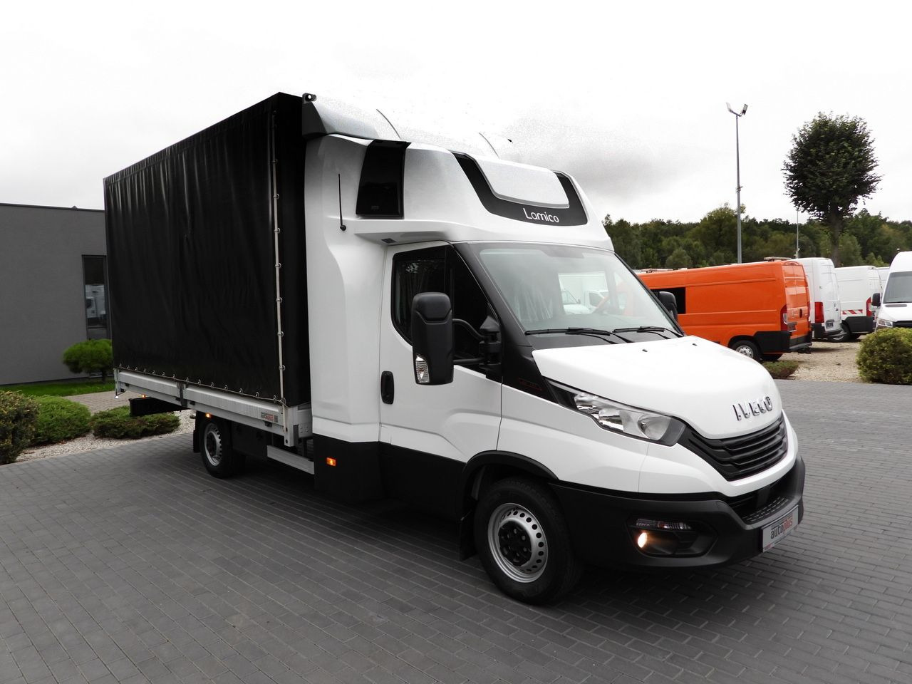 IVECO DAILY 35S18 TARPAULIN 10 PALLETS WEBASTO CRUISE CONTROL PNEUMATICS AIR CONDITIONING 180HP - Furgone centinato: foto 4 IVECO DAILY 35S18 TARPAULIN 10 PALLETS WEBASTO CRUISE CONTROL PNEUMATICS AIR CONDITIONING 180HP - Furgone centinato: foto 4