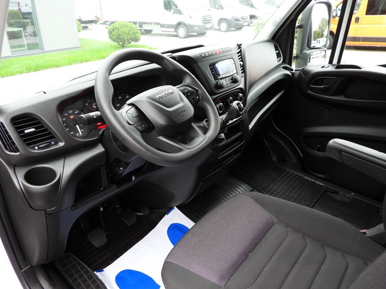 IVECO DAILY 35S18 TARPAULIN 10 PALLETS WEBASTO CRUISE CONTROL PNEUMATICS AIR CONDITIONING 180HP - Furgone centinato: foto 2 IVECO DAILY 35S18 TARPAULIN 10 PALLETS WEBASTO CRUISE CONTROL PNEUMATICS AIR CONDITIONING 180HP - Furgone centinato: foto 2